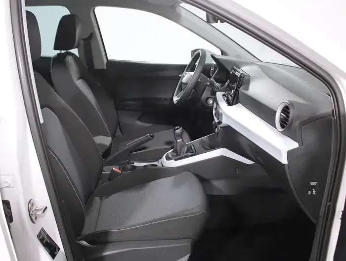 Usado Seat Arona Style 115 CV (84 kW) 2025 Blanco SUV