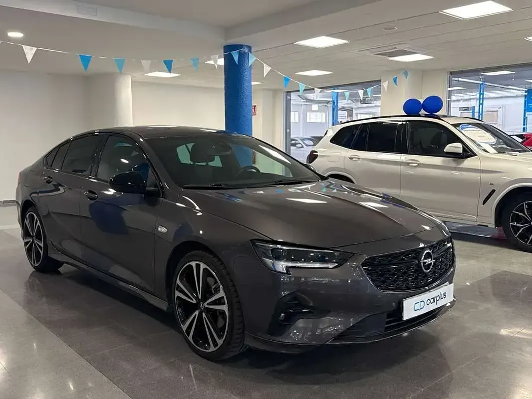 Usado Opel Insignia GS Line 174 CV (127 kW) 2022 Gris Berlina
