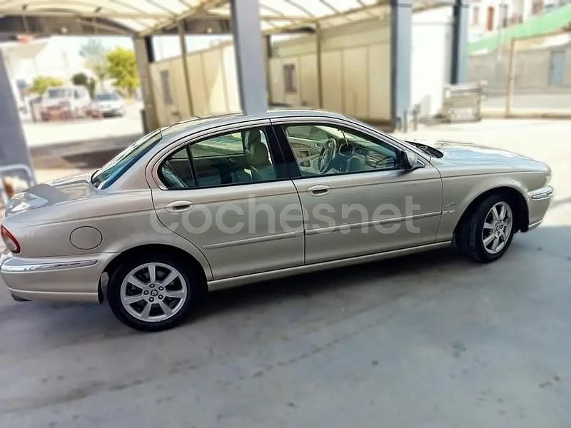 Usado Jaguar X-type Classic 131 CV (96 kW) 2005 Beige Berlina