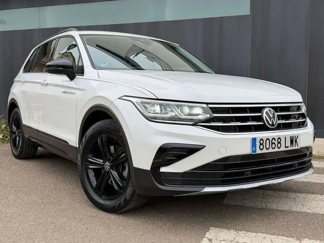 Usado VW Tiguan Sportline 150 CV (110 kW) 2022 Blanco SUV