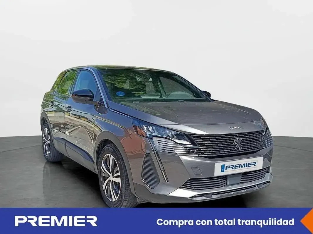 Usado Peugeot 3008 Active 226 CV (166 kW) 2023 Gris SUV