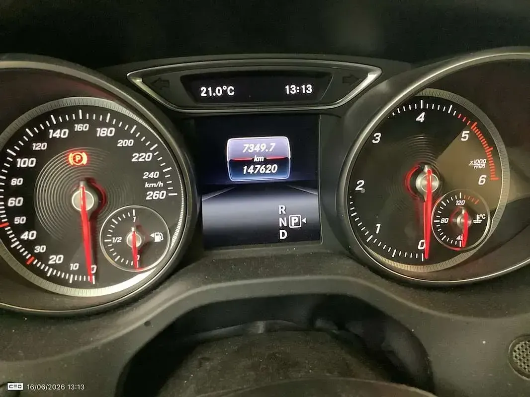 Usado Mercedes GLA220 170 CV (125 kW) 2019 Azul SUV