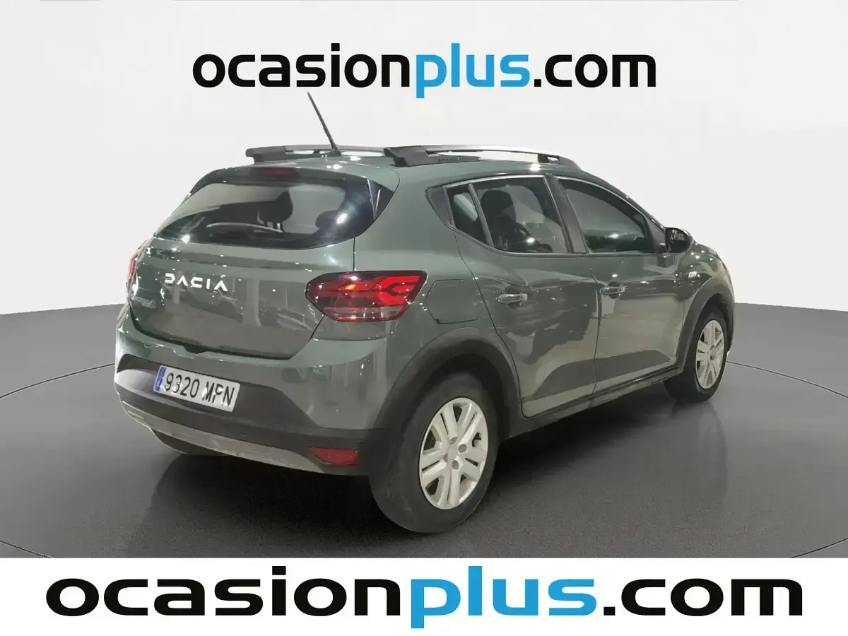 Usado Dacia Sandero Expression 101 CV (74 kW) 2024 Verde Berlina