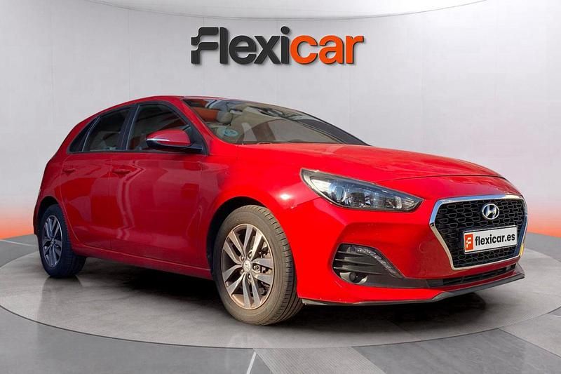 Rojo Usado 2019 Hyundai i30 Berlina | 13.490 € (Precio justo) - Imagen 1/4