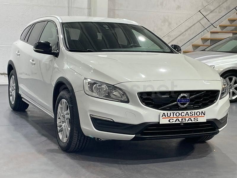 Usado Volvo V60 CC Kinetic 150 CV (110 kW) 2017 Blanco Familiar