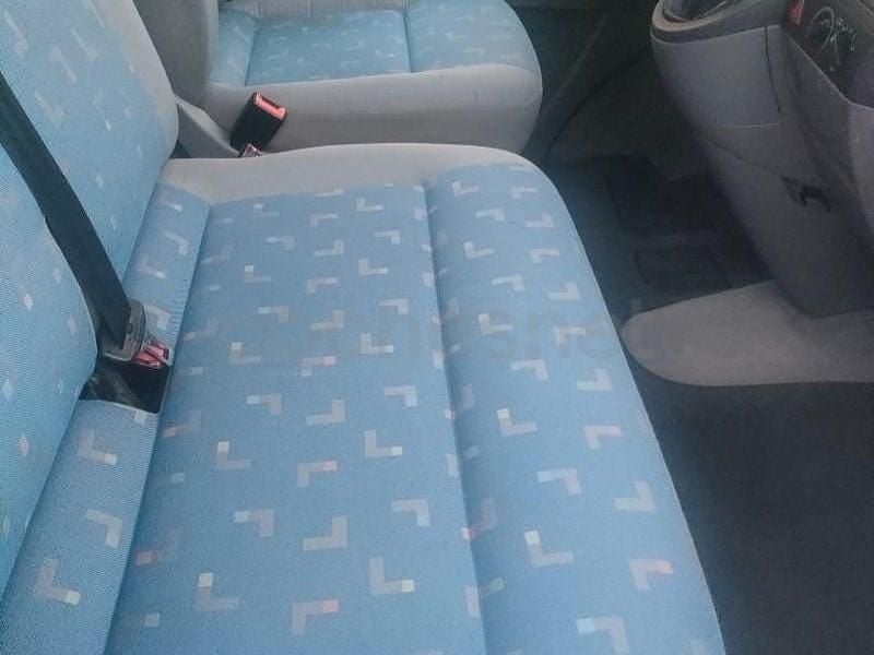 Usado VW Multivan Startline 102 CV (75 kW) 2009 Rojo Van