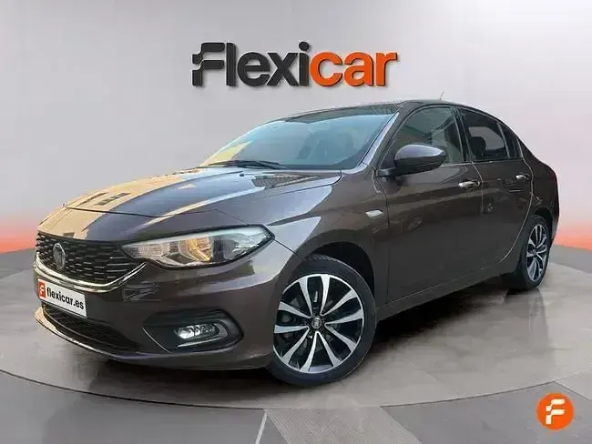 Usado Fiat Tipo Easy 95 CV (69 kW) 2016 Marrón Berlina