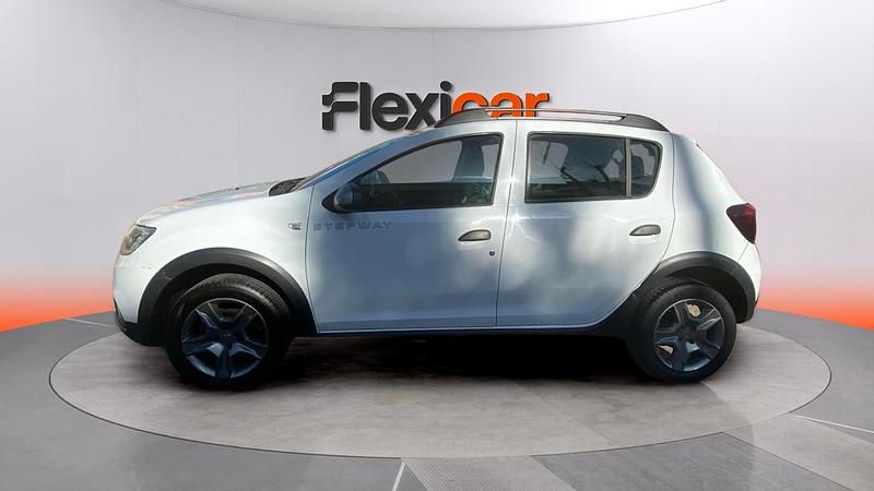 Usado Dacia Sandero Lauréate 90 CV (66 kW) 2018 Blanco Utilitario