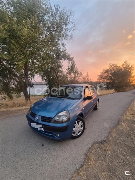 Azul Usado 2003 Renault Clio II Dynamique Berlina | 2100 € (Precio justo) - Imagen 1/4