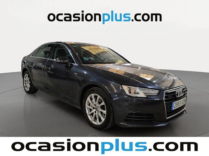 Usado Audi A4 Advanced 218 CV (160 kW) 2017 Gris / plata Berlina