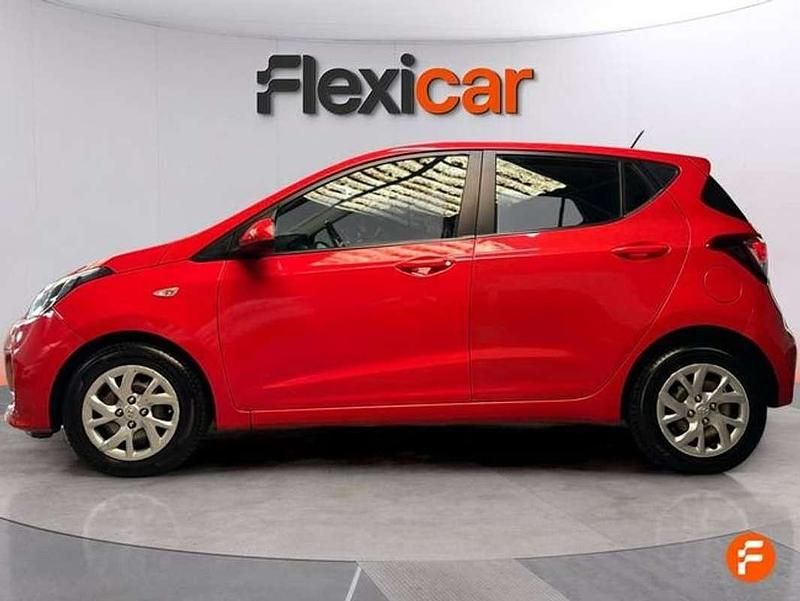 Usado Hyundai i10 67 CV (49 kW) 2020 Rojo Utilitario