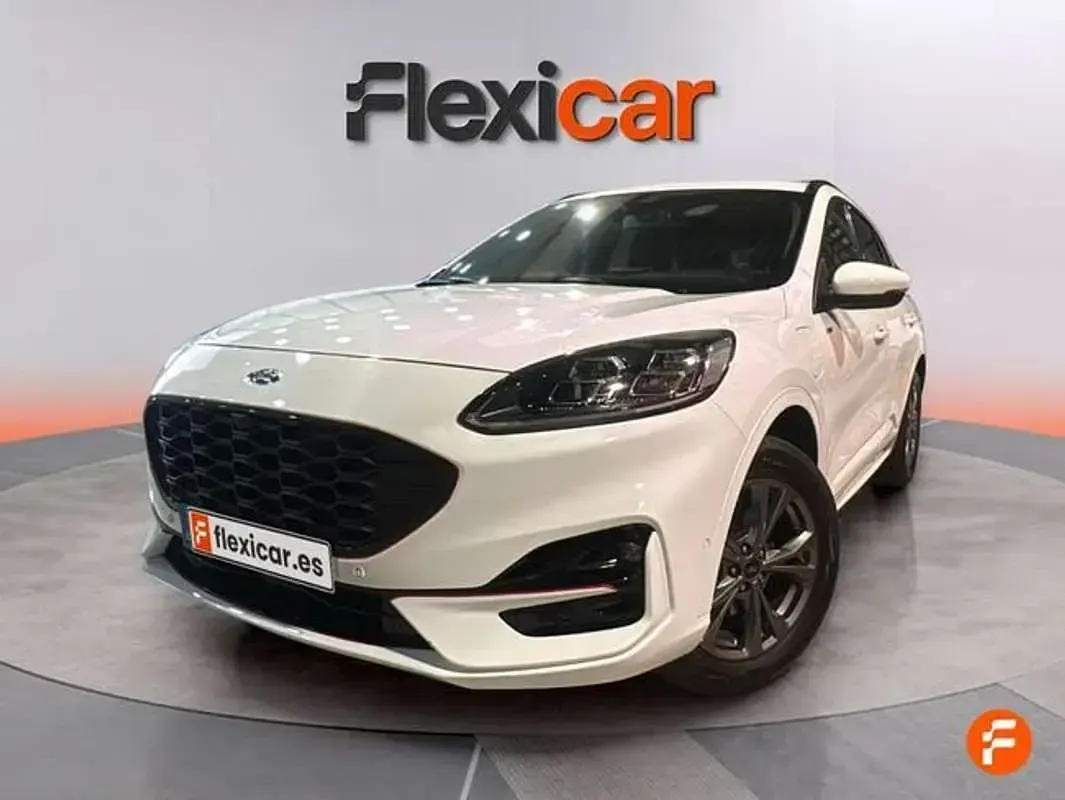 Usado Ford Kuga ST-Line 225 CV (165 kW) 2022 Blanco SUV