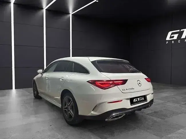 Usado Mercedes CLA250e Shooting Brake AMG 218 CV (160 kW) 2021 Blanco Familiar