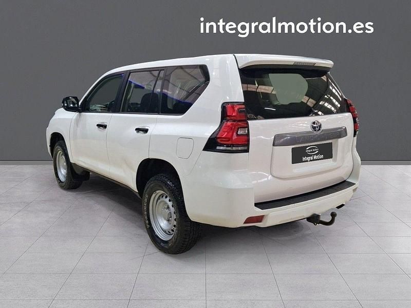 Usado Toyota Land Cruiser 176 CV (129 kW) 2019 Blanco