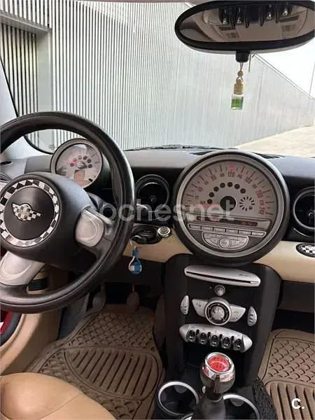 Usado Mini Cooper D 110 CV (80 kW) 2007 Rojo Utilitario