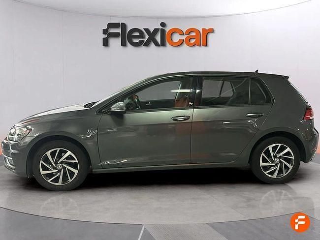 Usado VW Golf VII Advance 110 CV (80 kW) 2018 Gris / plata Berlina