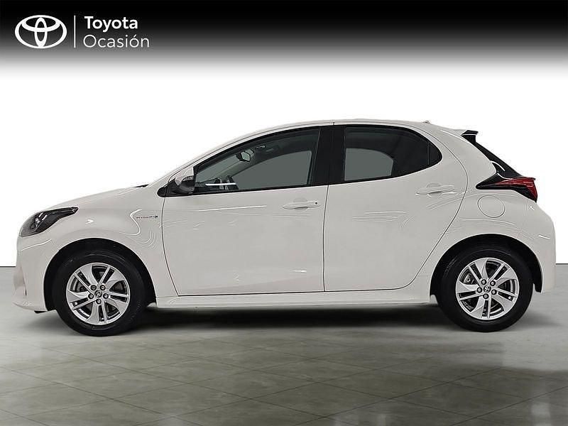 Usado Toyota Yaris Active 116 CV (85 kW) 2021 Blanco Utilitario