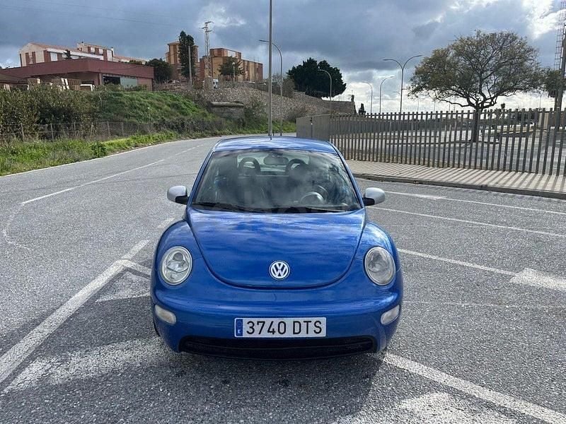 Usado VW New Beetle 105 CV (77 kW) 2005 Azul Utilitario