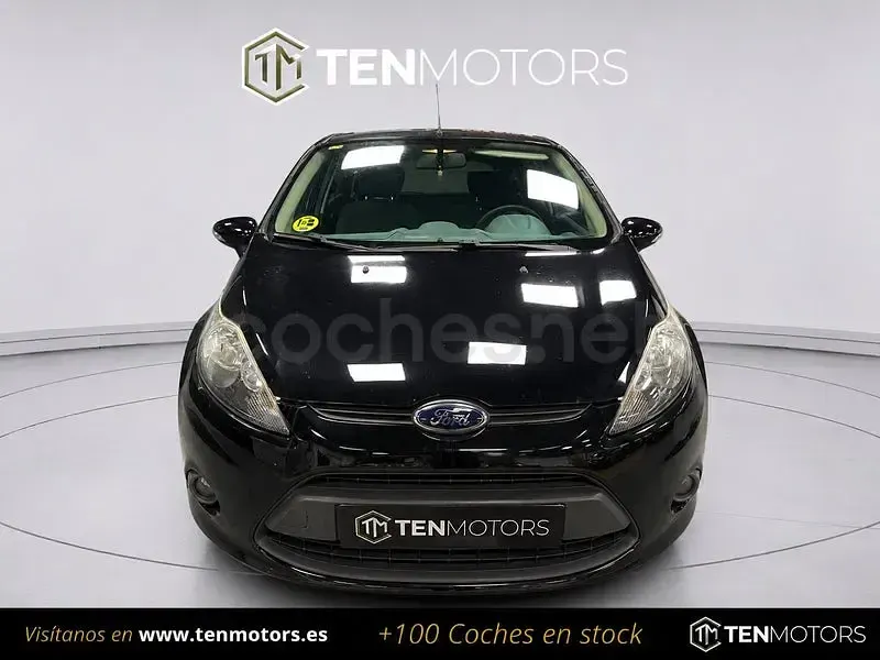 Usado Ford Fiesta Trend 68 CV (50 kW) 2010 Negro Berlina