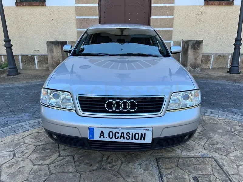Usado Audi A6 150 CV (110 kW) 1999 Gris / plata Berlina