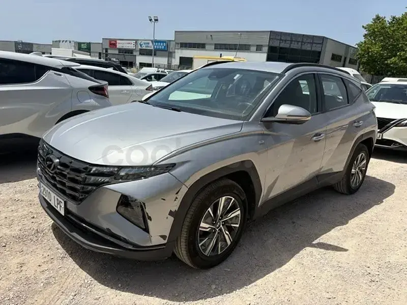 Usado Hyundai Tucson 136 CV (100 kW) 2021 Gris / plata SUV