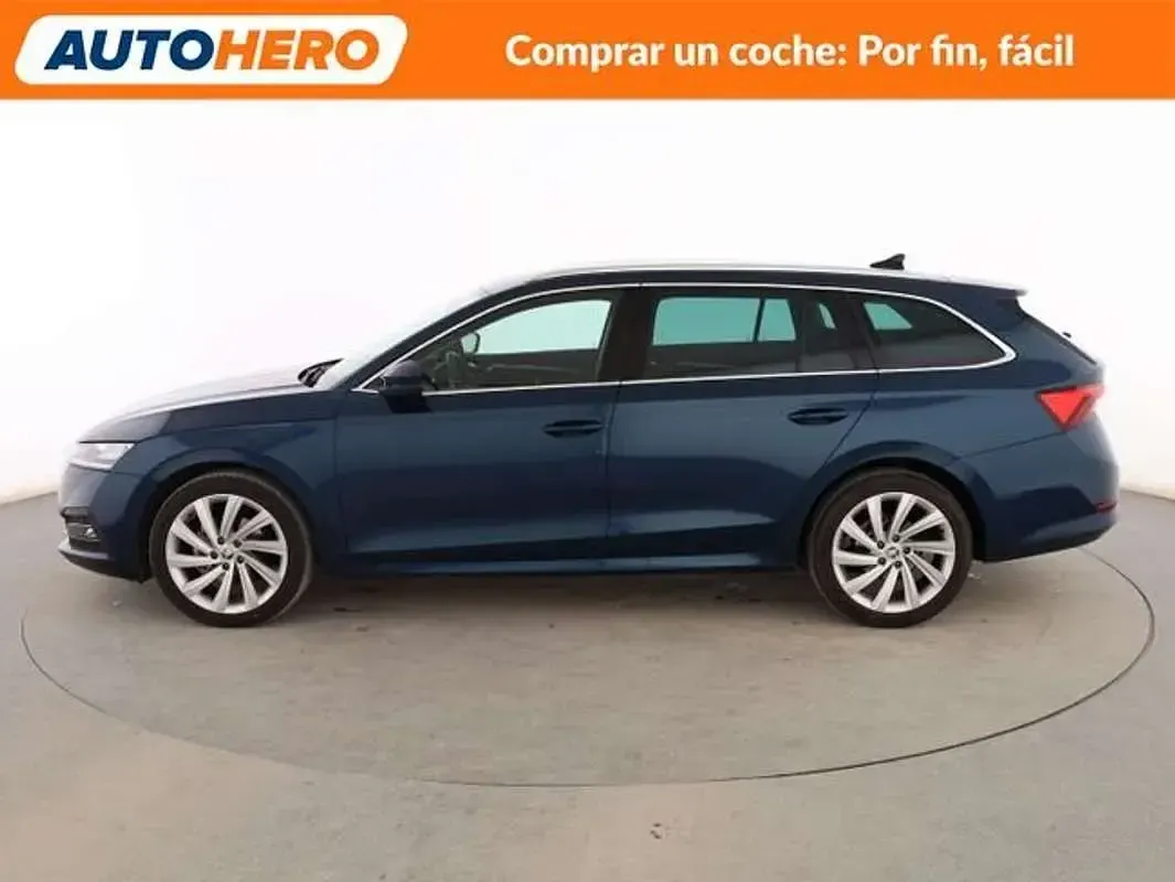 Usado Skoda Octavia Style 150 CV (110 kW) 2023 Azul Familiar