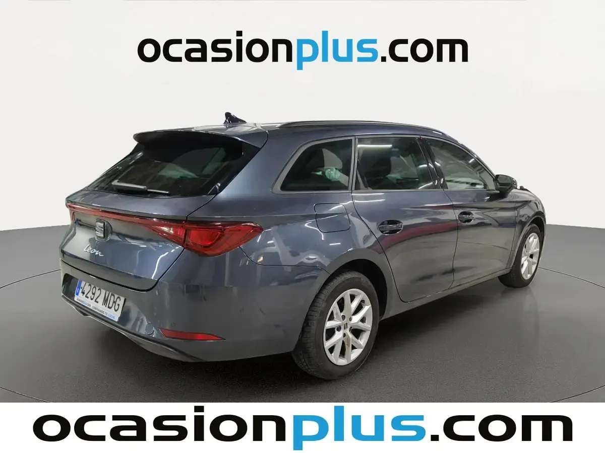 Usado Seat Leon ST Style 110 HP (80 kW) 2023 Cinzento Carrinha