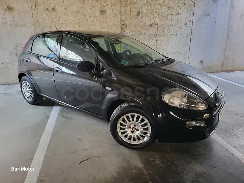 Usado Fiat Punto Easy 69 CV (50 kW) 2016 Negro Utilitario