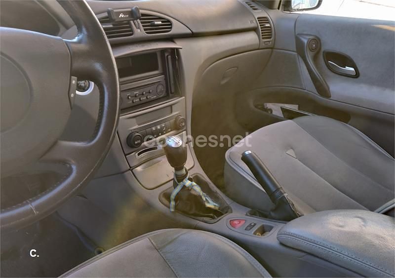 Usado Renault Laguna GrandTour Privilege 120 CV (88 kW) 2004 Verde Familiar