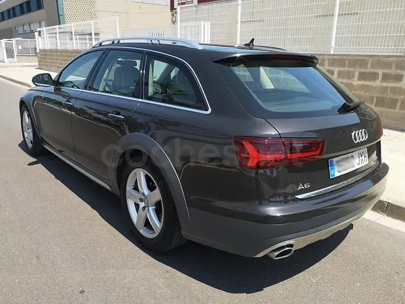 Usado Audi A6 Allroad 218 CV (160 kW) 2017 Gris / plata Familiar