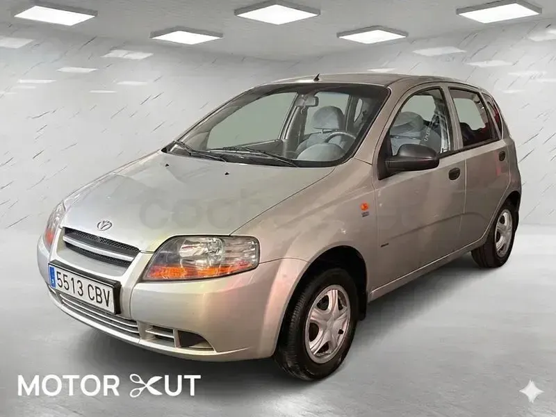Usado Chevrolet Kalos SE 83 CV (61 kW) 2004 Gris / plata Berlina
