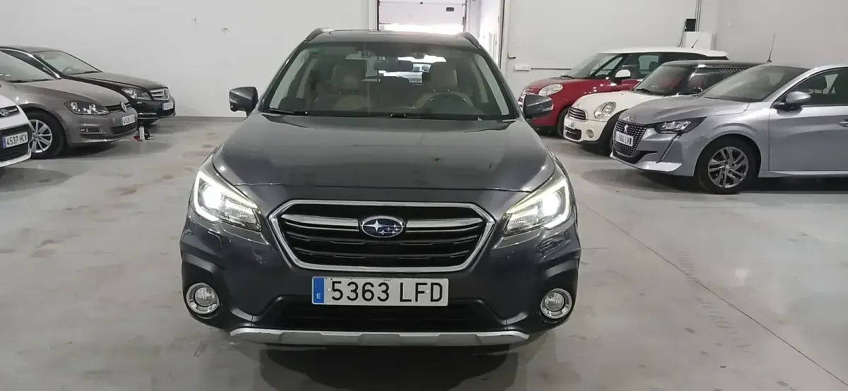 Usado Subaru Outback 175 CV (128 kW) 2020 Negro Familiar