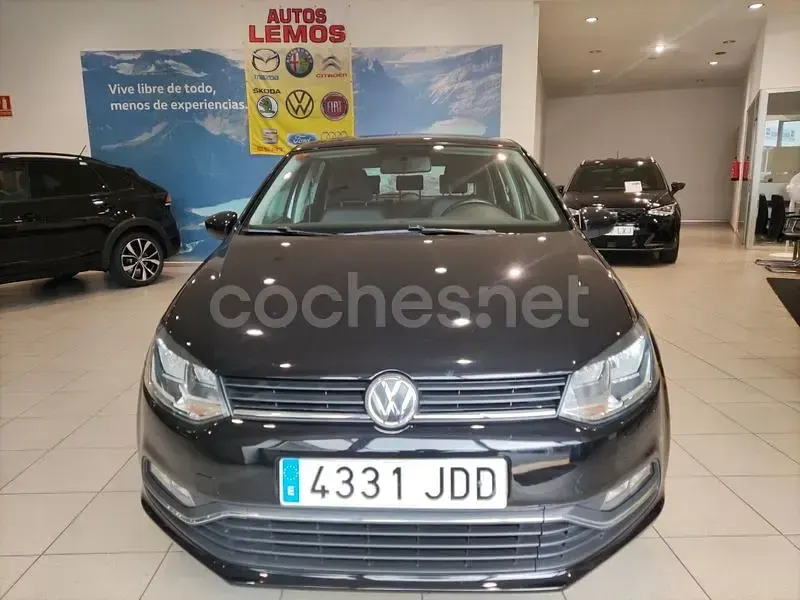 Usado VW Polo Advance 75 CV (55 kW) 2015 Negro Berlina