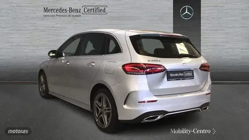 Usado Mercedes B250 217 CV (159 kW) 2020 Plateado Utilitario