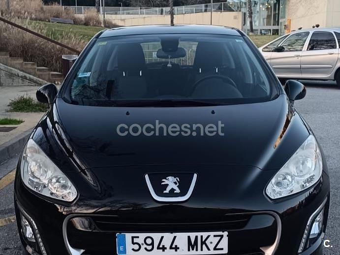Usado Peugeot 308 SW Active 120 CV (88 kW) 2012 Negro Familiar
