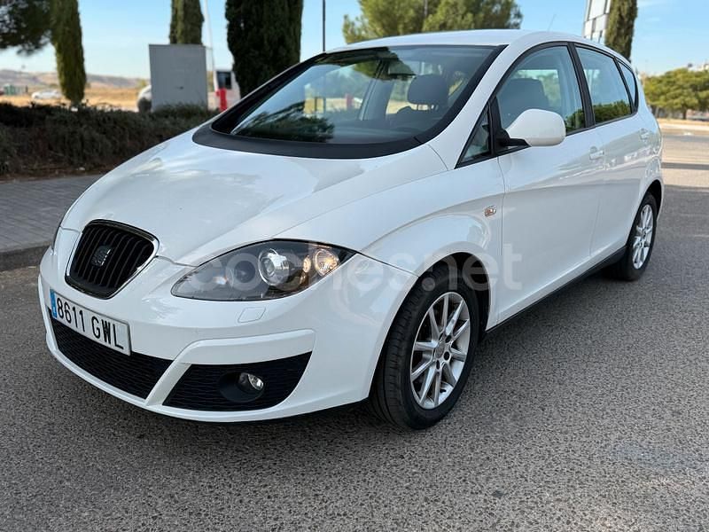 Blanco Usado 2010 Seat Altea Style Monovolumen | 7200 € (Precio justo) - Imagen 1/4
