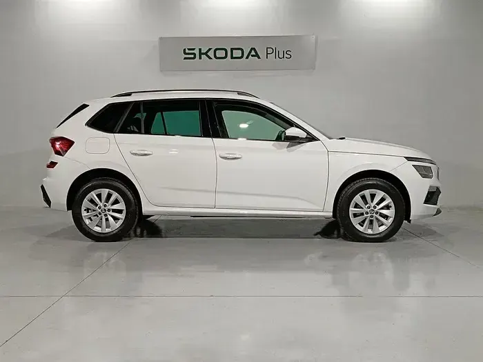 Usado Skoda Kamiq Selection 115 CV (84 kW) 2025 Blanco SUV