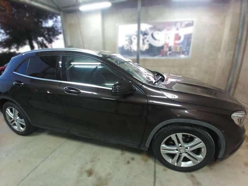 Usado Mercedes GLA200 Urban 136 CV (100 kW) 2014 Burdeos SUV