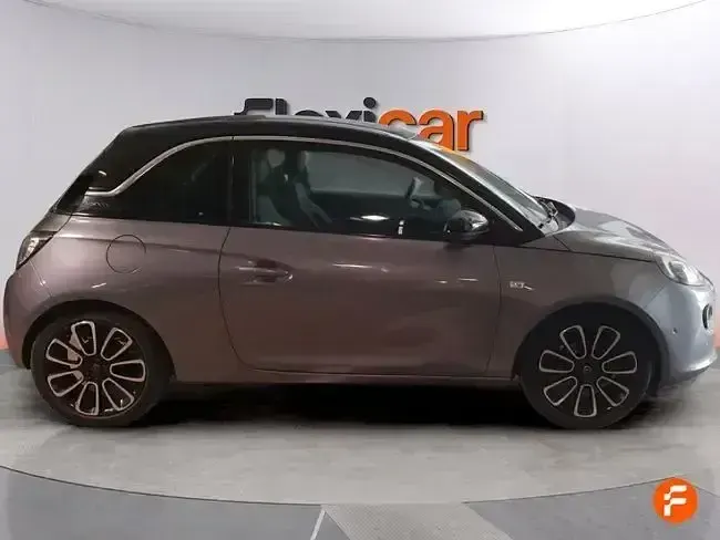 Usado Opel Adam Glam 100 CV (73 kW) 2018 Gris Utilitario