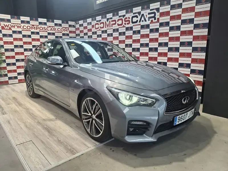 Usado Infiniti Q50 170 CV (125 kW) 2016 Gris / plata Berlina