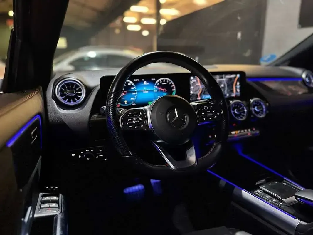 Usado Mercedes GLA250 218 CV (160 kW) 2022 Negro SUV
