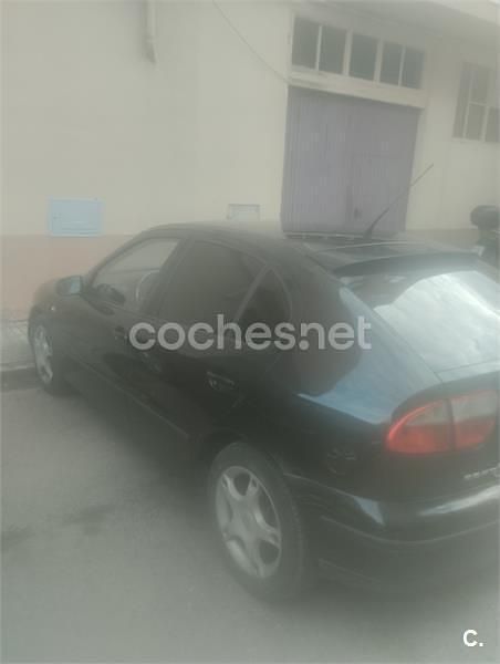Negro Usado 2003 Seat Leon Stella Utilitario | 2000 € (Precio justo) - Imagen 1/4
