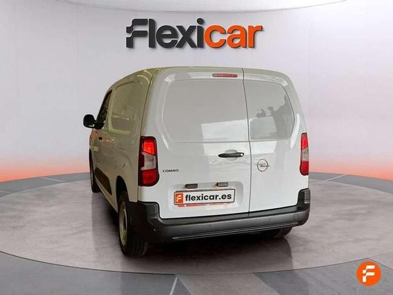 Usado Opel Combo Life Edition 102 CV (75 kW) 2022 Blanco Monovolumen