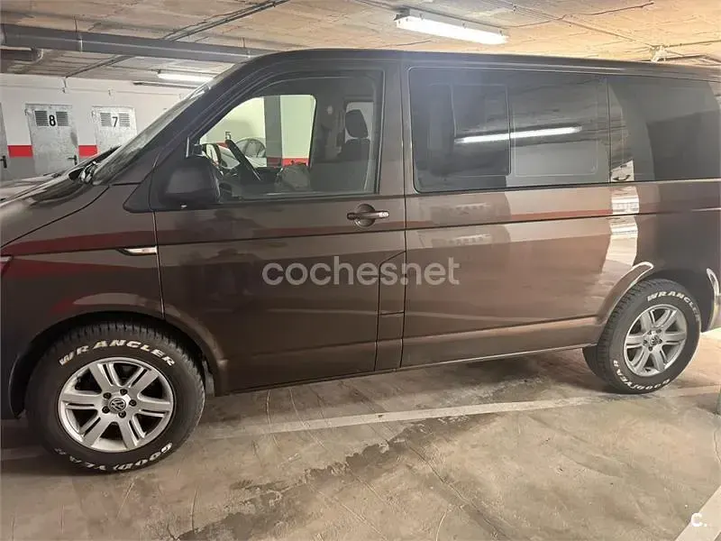 Usado VW Caravelle Comfortline 150 CV (110 kW) 2016 Marrón Van