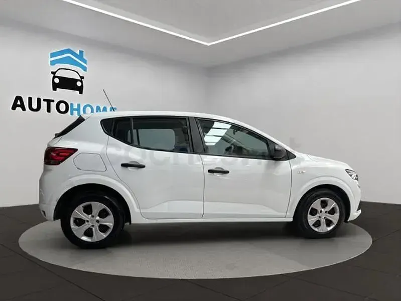 Usado Dacia Sandero Essentiel 91 CV (66 kW) 2022 Blanco Berlina