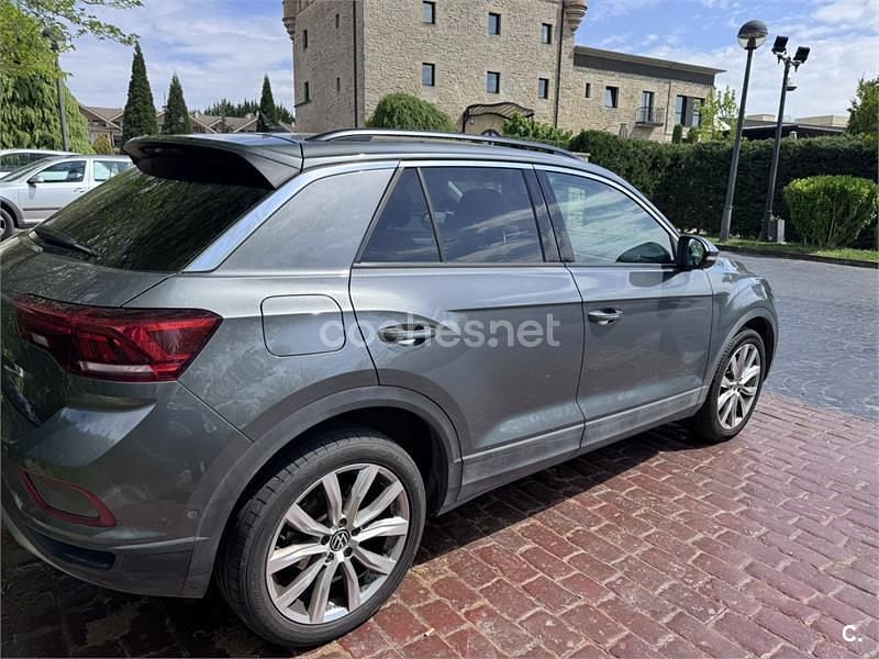 Usado VW T-Roc Life 115 CV (84 kW) 2023 Gris / plata SUV