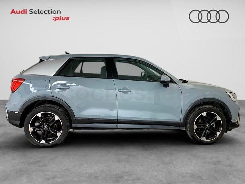 Usado Audi Q2 S-Line 116 CV (85 kW) 2025 Gris / plata SUV