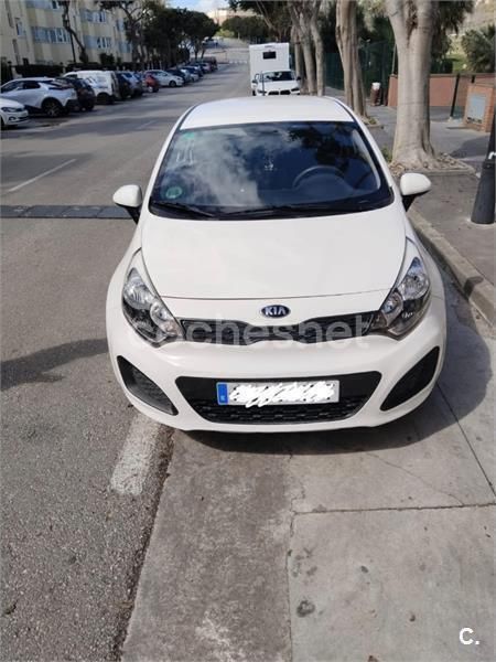 Blanco Usado 2014 Kia Rio Berlina | 7000 € (Buen precio) - Imagen 1/4