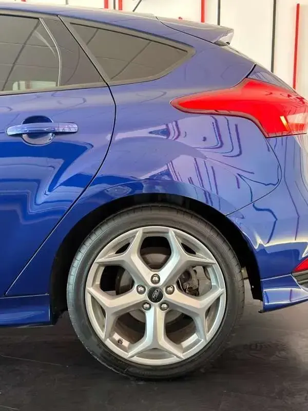 Usado Ford Focus ST 250 CV (183 kW) 2017 Azul Utilitario