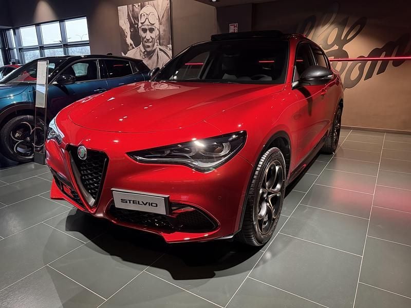 Nuevo Alfa Romeo Stelvio 210 CV (154 kW) 2025 Rojo SUV